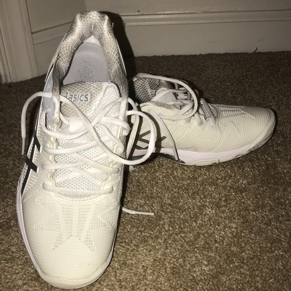 ASICS tennis shoes - Picture 2 of 3